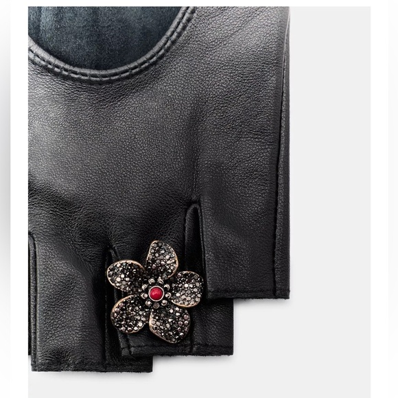 ZARA SHORT LEATHER GLOVES WITH BROOCHES SIZE M OR L - Picture 3 of 9